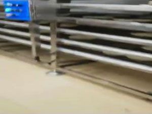 Cooling conveyor